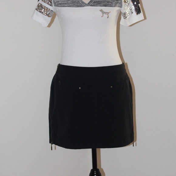 Express stretch, black mini skirt  with side zippers size 7/8 - Picture 1 of 5